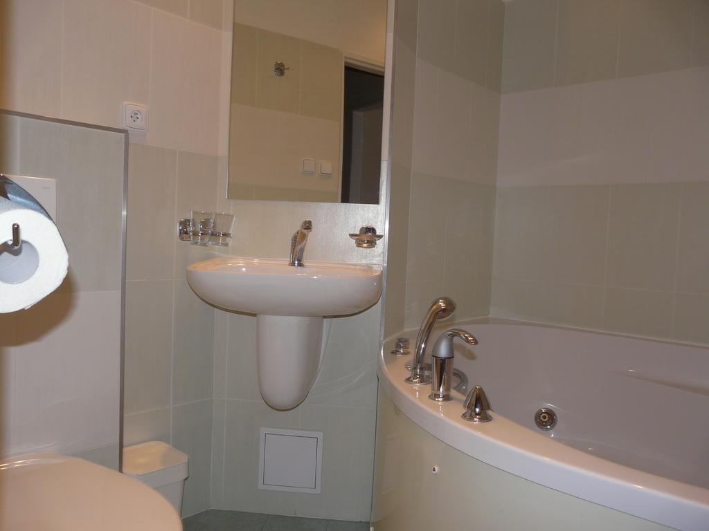 Hotel Ondras Zlín Oda fotoğraf