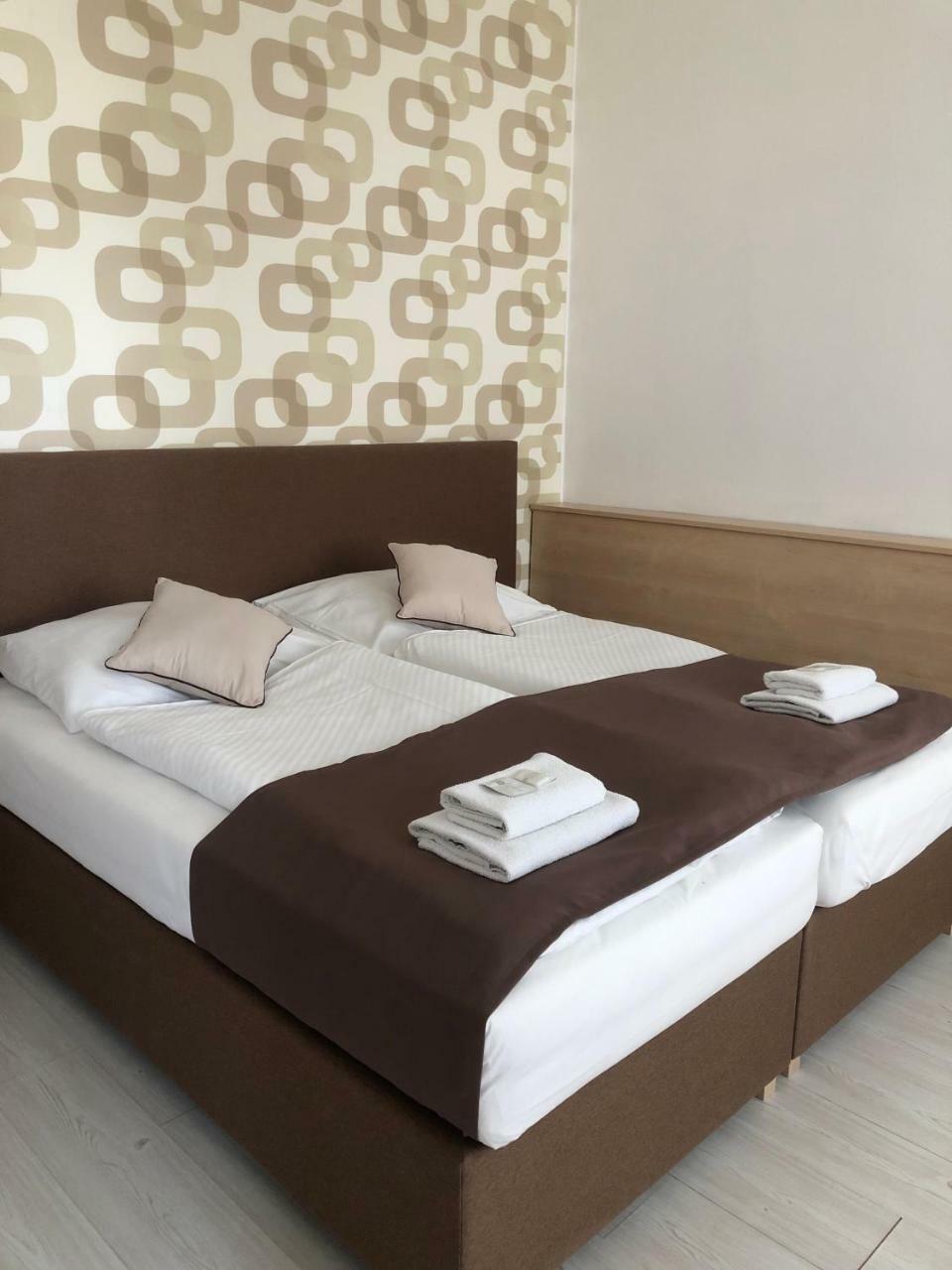 Hotel Ondras Zlín Dış mekan fotoğraf