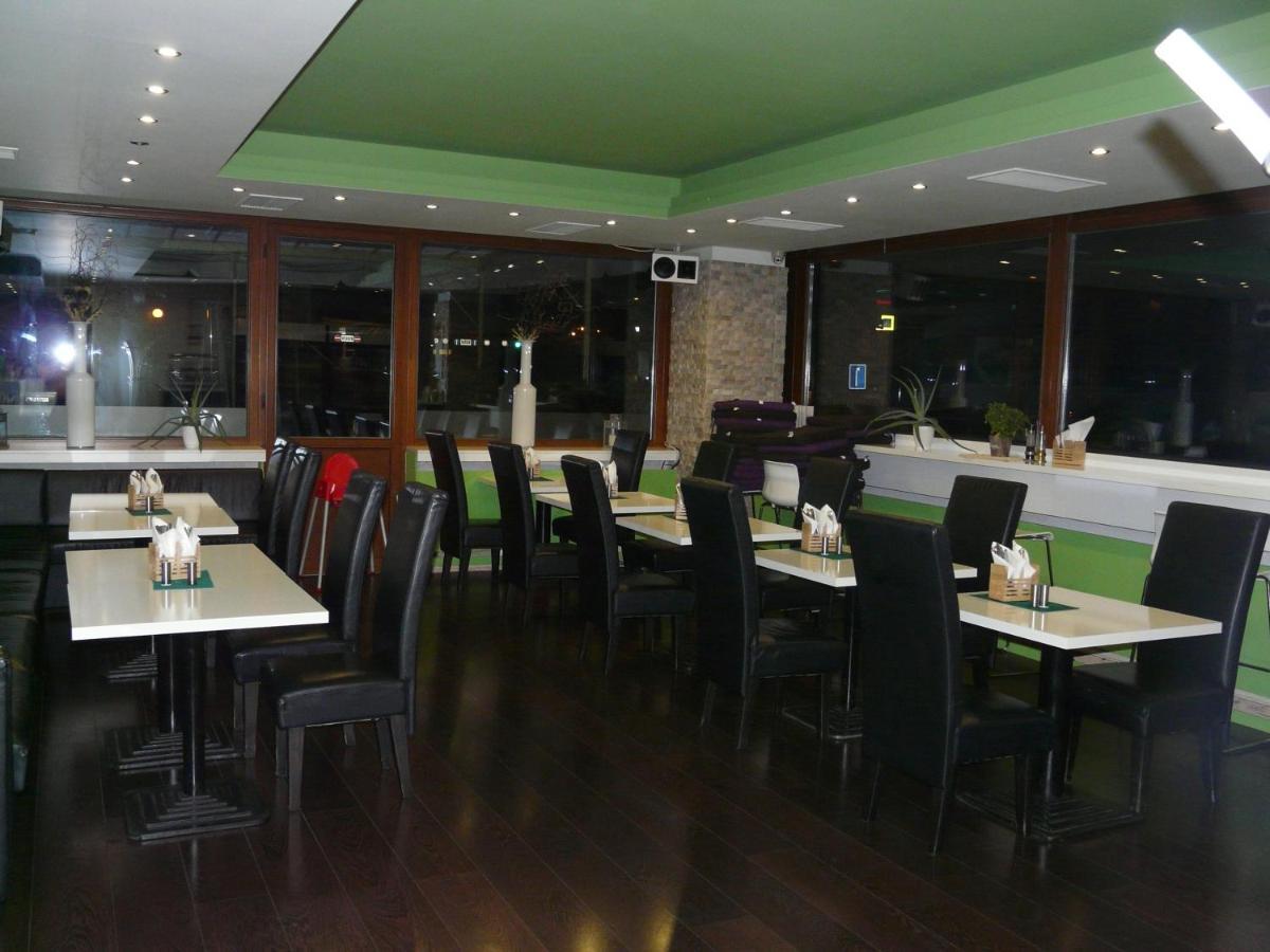Hotel Ondras Zlín Dış mekan fotoğraf